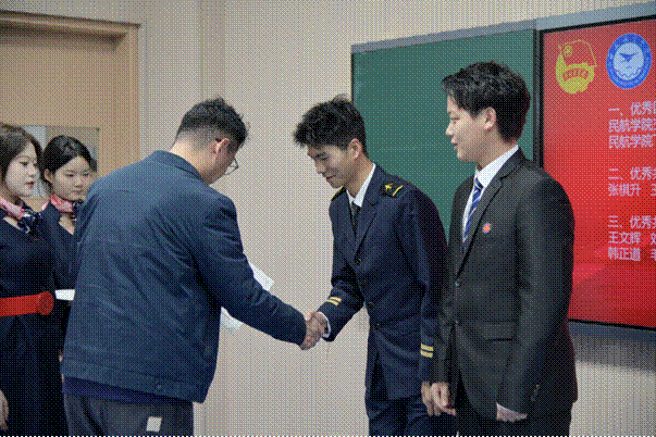 2025-11-07 00:14:42.779000